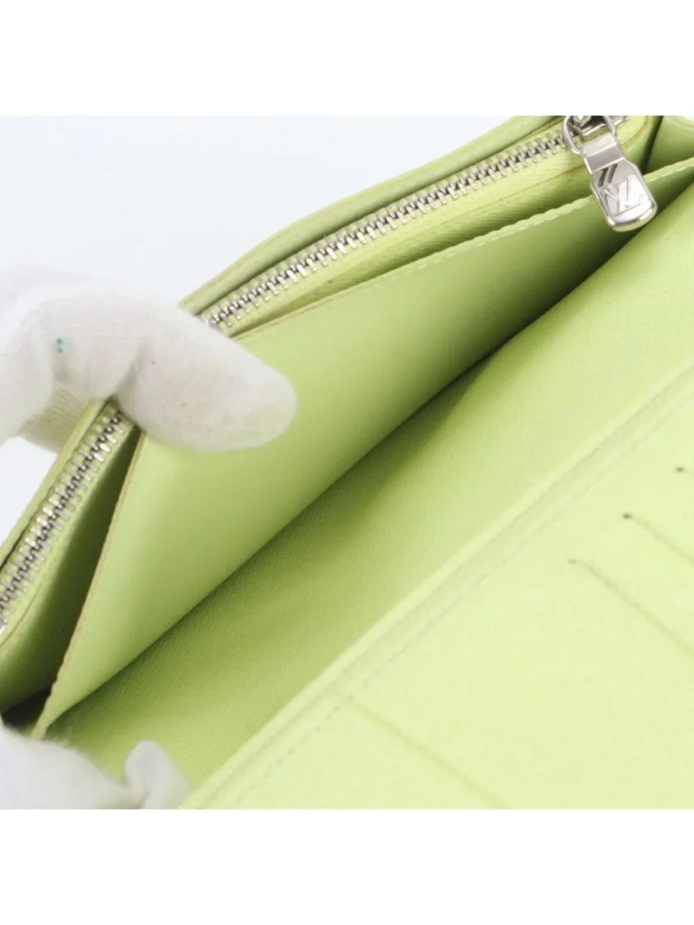Louis Vuitton Taigarama Portefeuille Brazza Leather Wallet